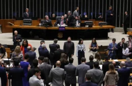 Mineradoras elogiam, mas municípios criticam PL de minerais críticos