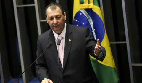 Relator da CCJ rejeita emendas da oposição que buscavam manter 6×1