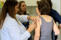SUS amplia cobertura da vacina Pneumo 20 para maiores de 85 anos