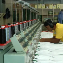 Economia recua 0,4% na passagem de junho para julho, estima FGV