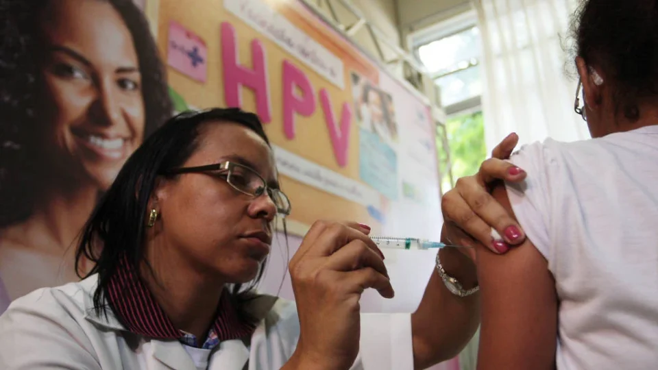 Vacina contra HPV passa a ser indicada a crianças vítimas de violência sexual