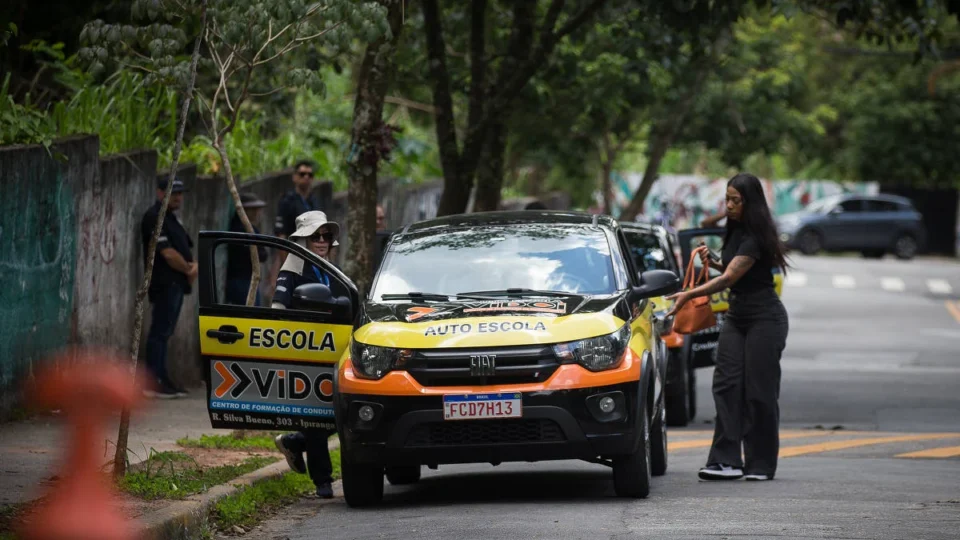 Número de novas CNHs cresce 17% após governo Lula flexibilizar regras para 1ª emissão