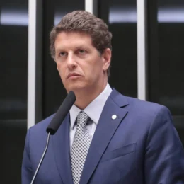 Salles desiste de candidatura ao Senado de São Paulo e apoia Derrite e André do Prado