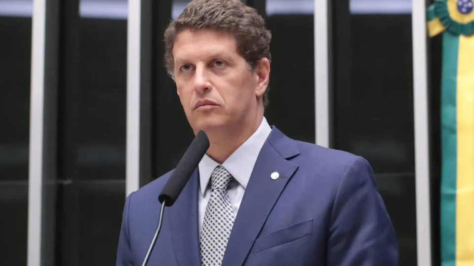Salles desiste de candidatura ao Senado de São Paulo e apoia Derrite e André do Prado