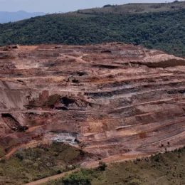 Justiça condena Samarco e três ex-gerentes por tragédia em Mariana (MG)