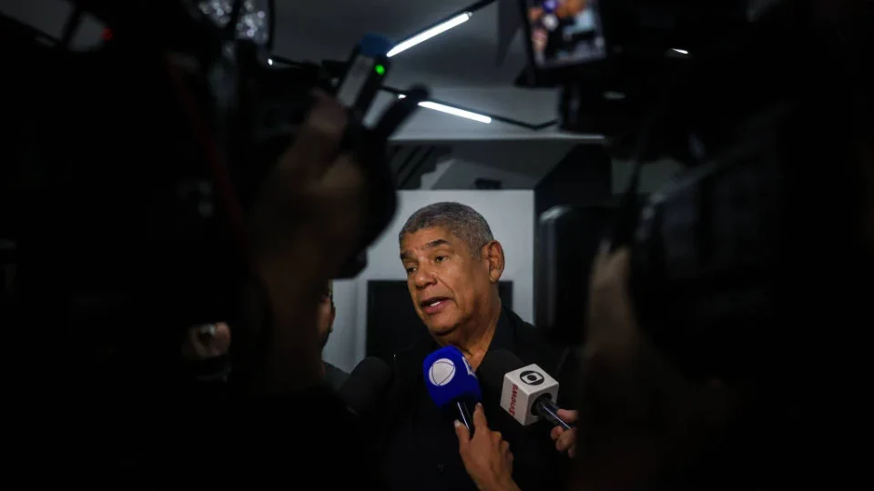 Milton Leite reclama de pressão alta na cadeia e é levado a hospital; Justiça mantém prisão