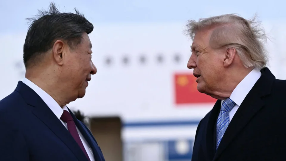 Trump diz que IA será tema de ‘grande discussão’ com Xi; regras devem permanecer como estão
