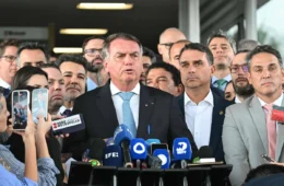 Defesa de Bolsonaro desiste de pedido a Kassio de suspensão de pena da trama golpista