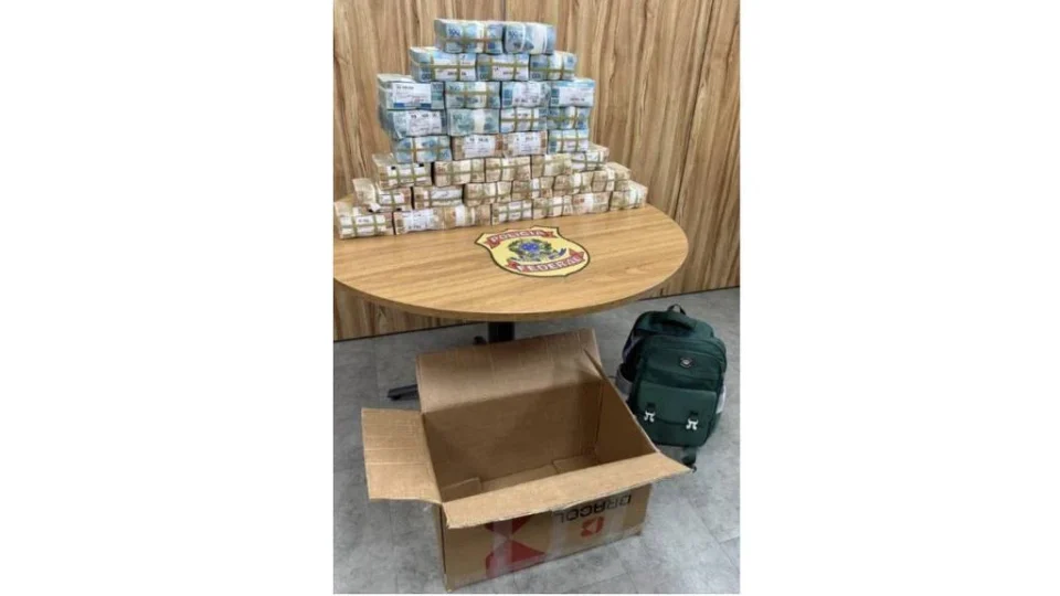 PF apreende R$ 30 mi por suspeitas de crimes eleitorais e investiga relação com campanhas