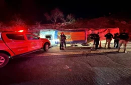 Ônibus de turismo tomba no Espírito Santo e deixa três mortos e 44 feridos