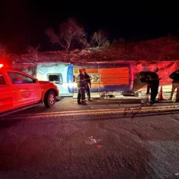 Ônibus de turismo tomba no Espírito Santo e deixa três mortos e 44 feridos