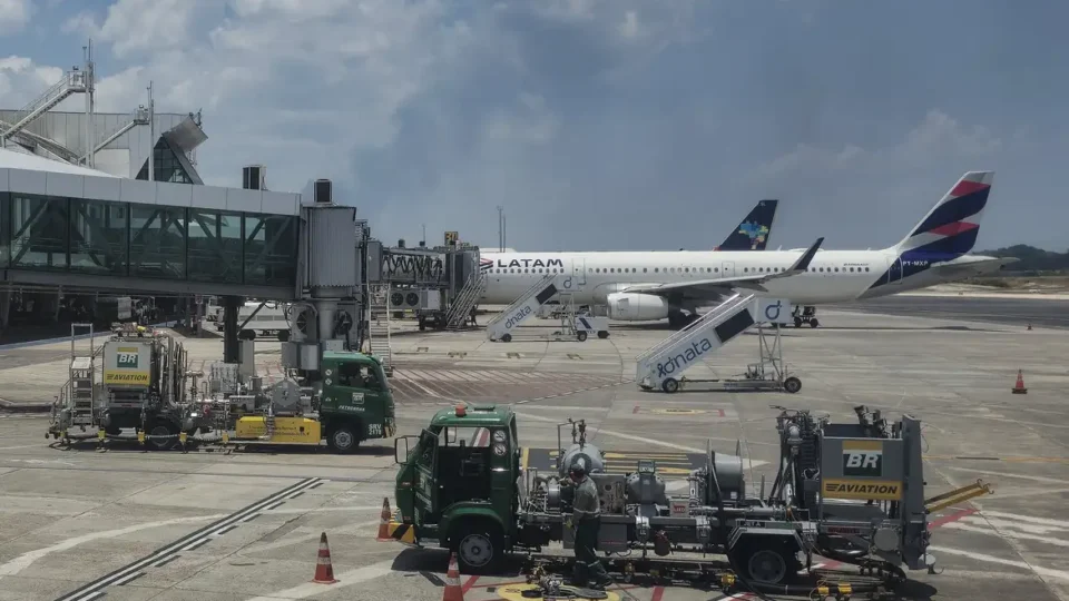 Petrobras reajusta preço médio do querosene de aviação em 13,9%