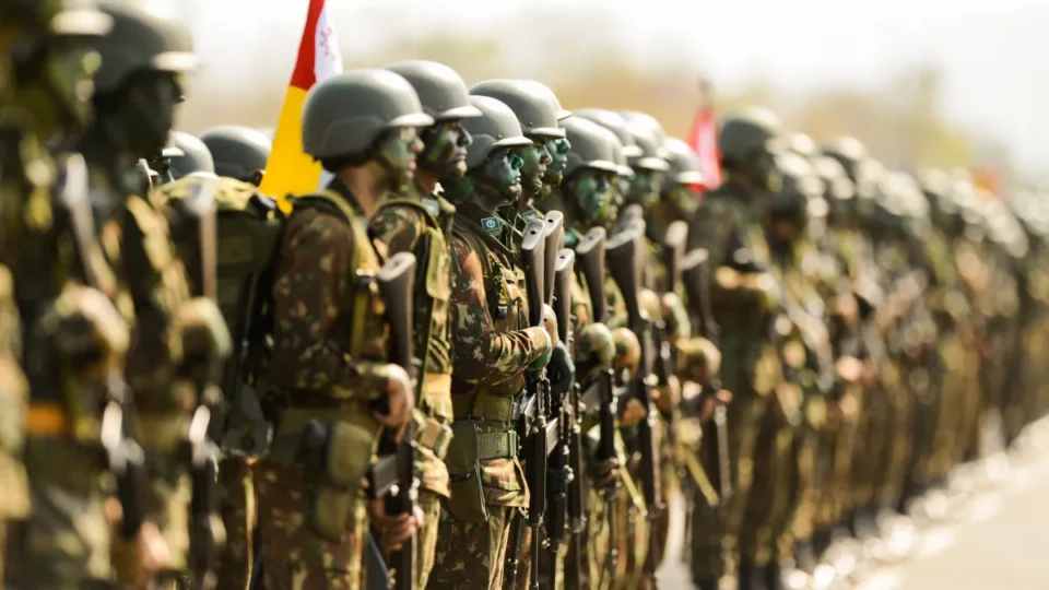 Defesa recorre no TCU por pensão a dependentes de militares que governo quer extinguir