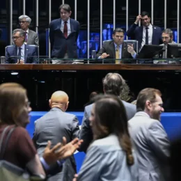 Governo obtém vitórias no Congresso; PECs da 6×1 e da Segurança só depois das eleições