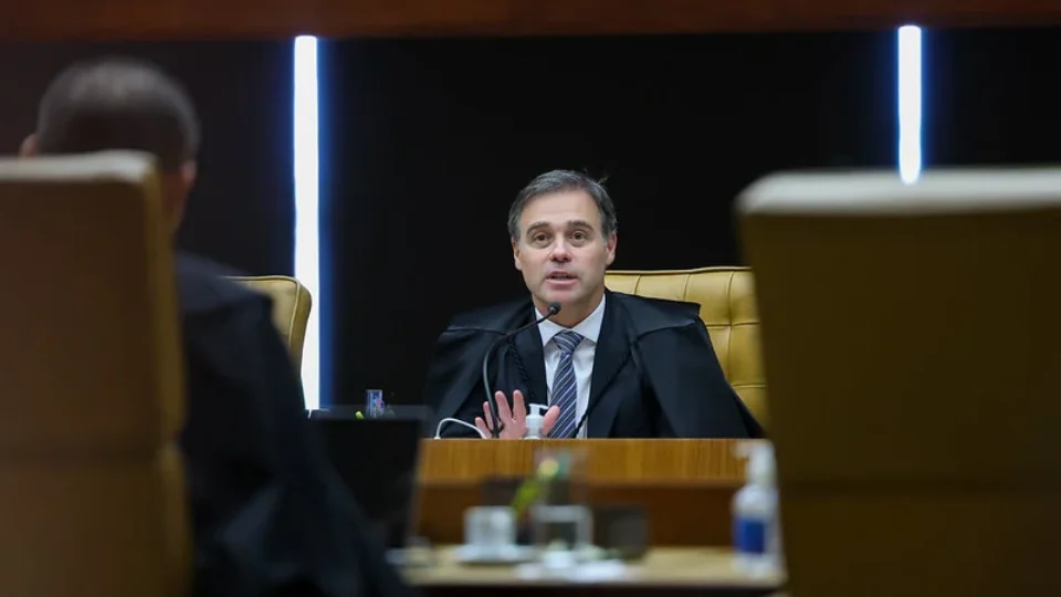 Mendonça libera 10% dos 823 nomes de relatório em petição sigilosa do caso Master
