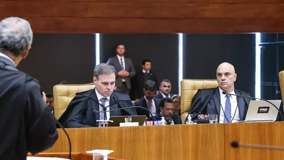 PSOL aciona PGR para apurar se Mendonça captou contratos para instituto