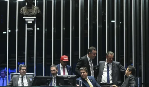 Governo articula sessão extra para votar fim da escala 6×1 no Senado antes das eleições