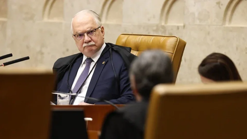 Governo pede a Fachin suspensão da decisão que afastou diretor-geral da PF