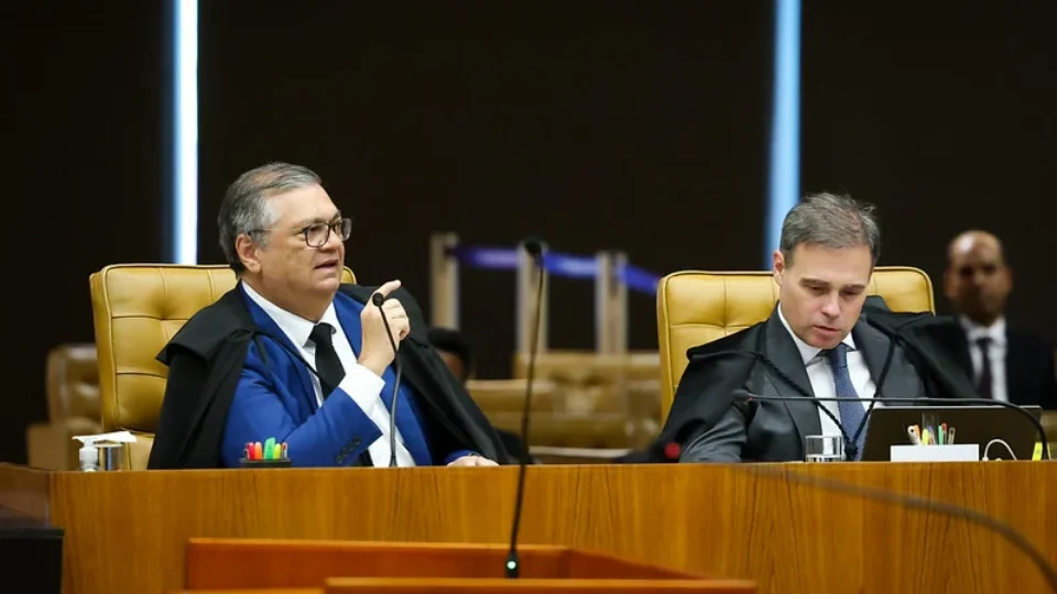 Ministro Flávio Dino decide reintegrar o chefe da PF, Andrei Rodrigues