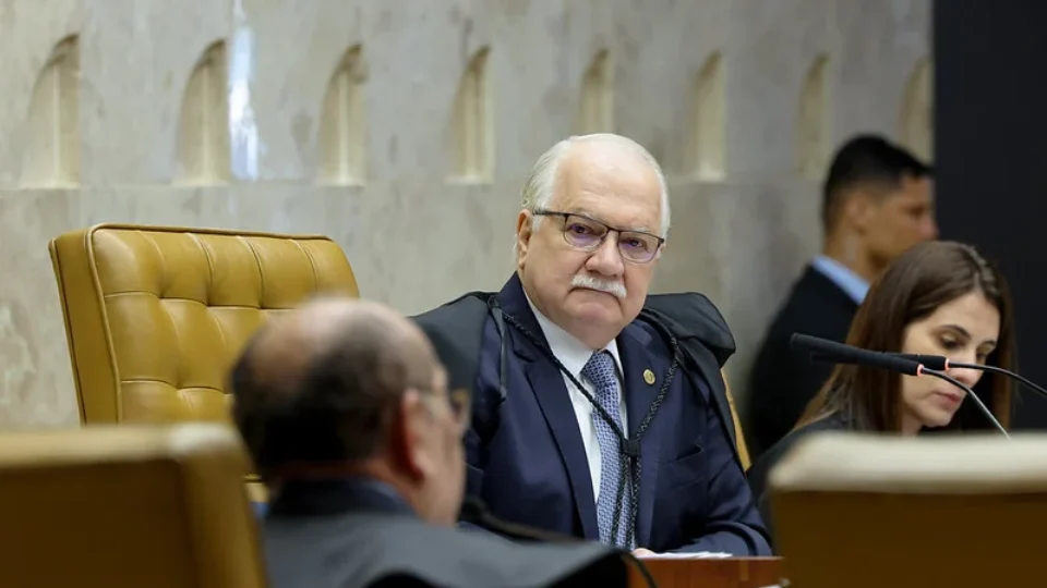 Regimento do STF prevê voto de desempate de Fachin; há dúvida em aplicação no caso Moraes