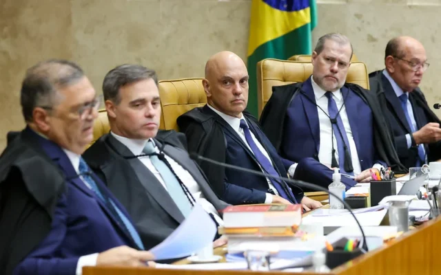 STF chega a 4×3 para não julgar juntos casos de Moraes e Mendonça; Dino pede vista