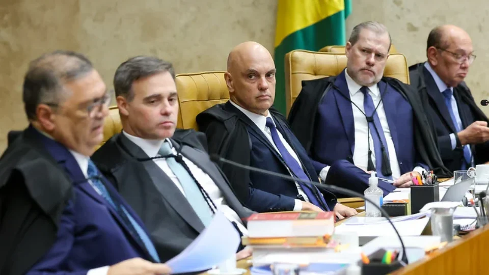 STF chega a 4×3 para não julgar juntos casos de Moraes e Mendonça; Dino pede vista