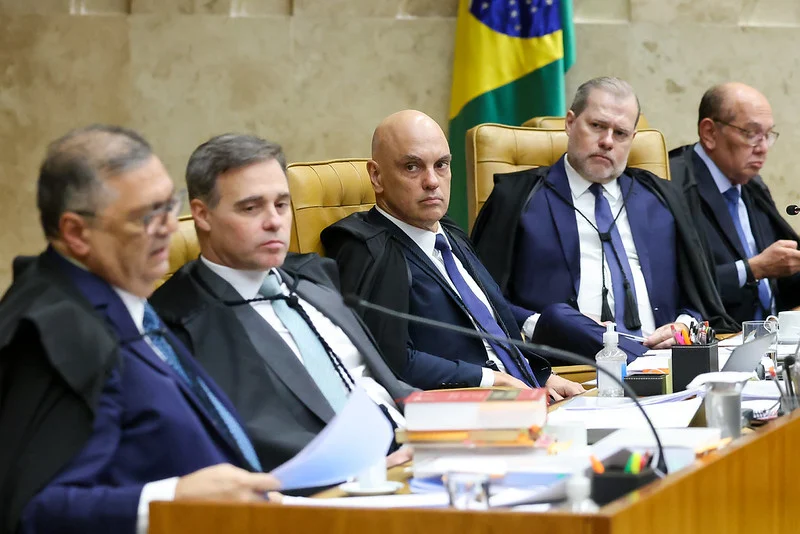 STF chega a 4×3 para não julgar juntos casos de Moraes e Mendonça; Dino pede vista