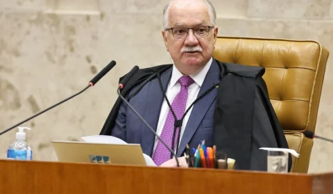 Fachin adia julgamento de acusações de Moraes contra Mendonça no STF