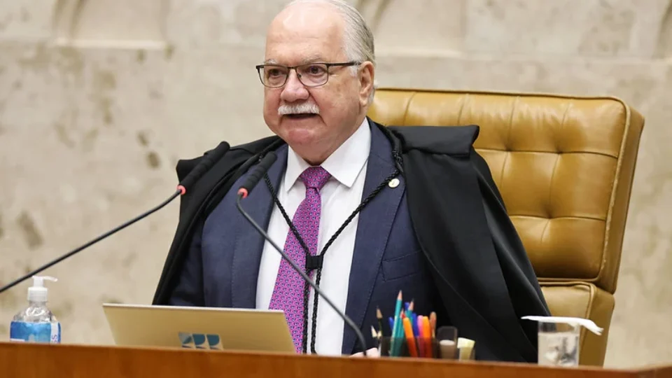 Pedido do pai de Vorcaro expõe controle de Fachin sobre caso relatado por Mendonça