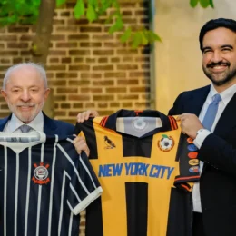 ‘Fonte de inspiração’: prefeito de Nova York elogia Lula em encontro nos EUA