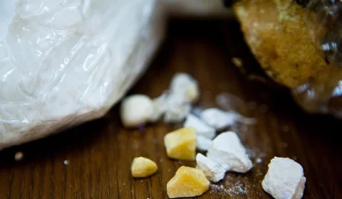 Drogas inéditas são identificadas em amostras de saliva coletadas em festas de SP