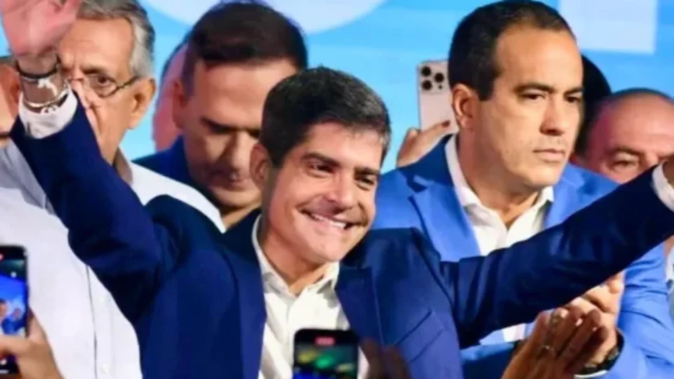 ACM Neto liderou esquema com transporte de dinheiro vivo em jatinho, aponta PF