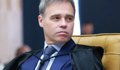 MENDONÇA GOLPEIA A PF