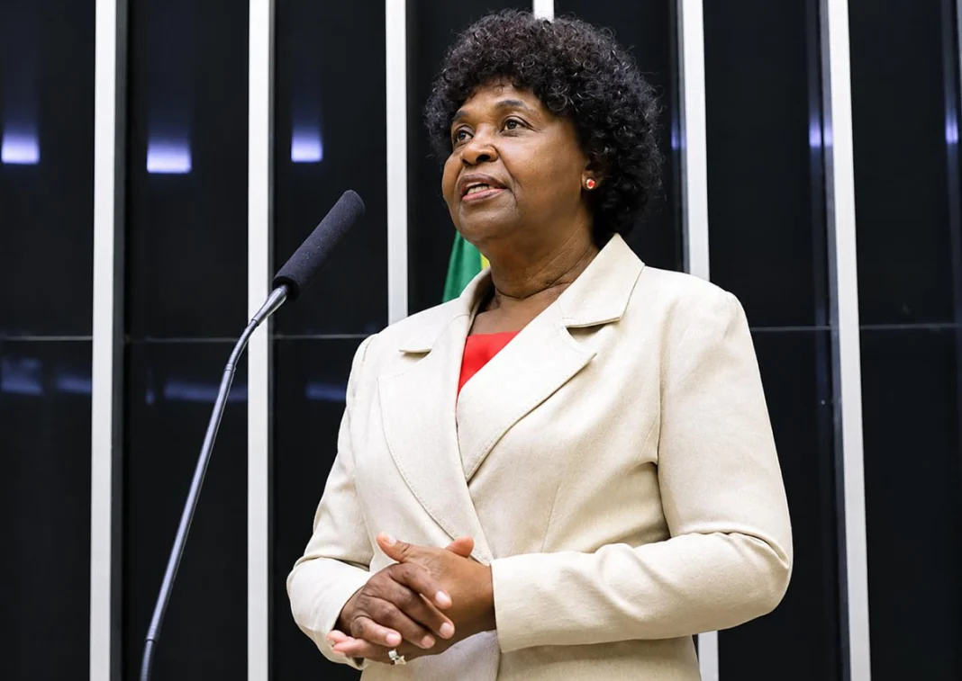 Benedita: ‘Direitos que conquistamos correm o risco de ser cassados’