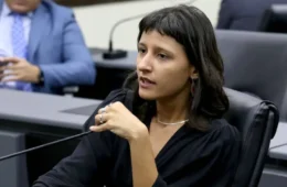 Vereadora e candidata do PT Brisa Bracchi é alvo de ameaças de morte e violência sexual