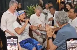 Líder de doações em 2026, Rei do Gás aparece em vídeo com Bell Marques e Ronaldo Caiado em festa privada