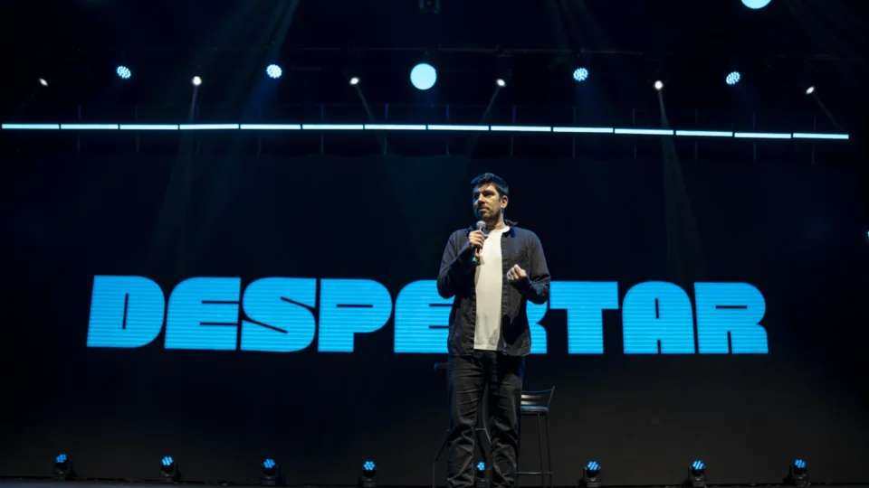 Marcelo Adnet diz que recusou novo trabalho político por medo de ataques à filha