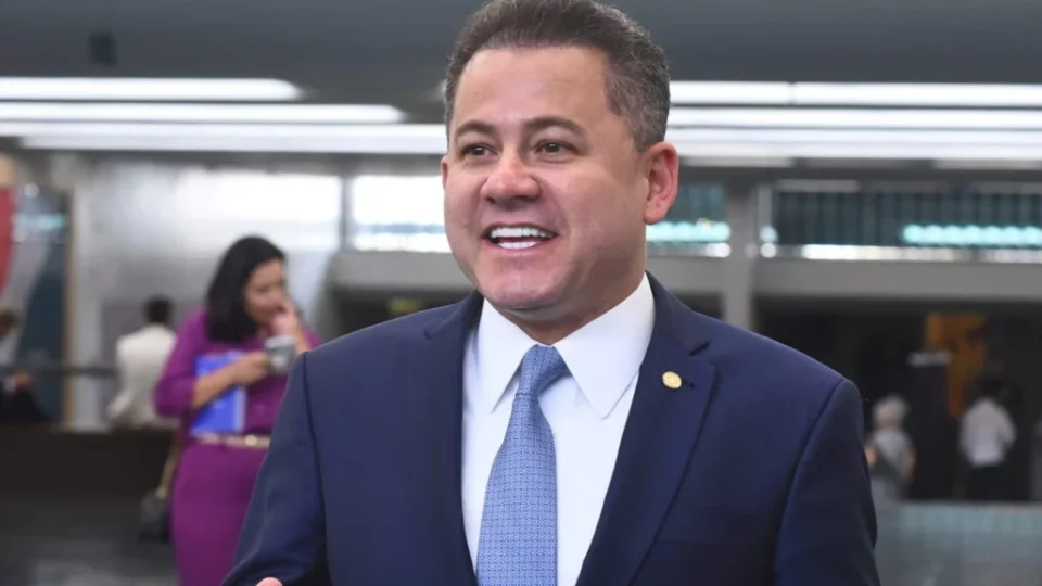 Tarcísio financiou 24% da campanha de deputado que aproximou Mendonça e Vorcaro em 2022