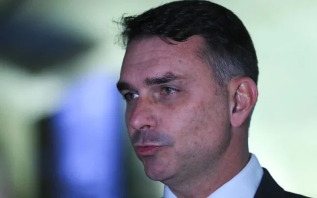 Flávio pede prisão de servidor do Planalto após posts sobre Nossa Senhora Aparecida