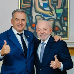Lula discute regulação das bets com presidente do Uruguai em Nova York