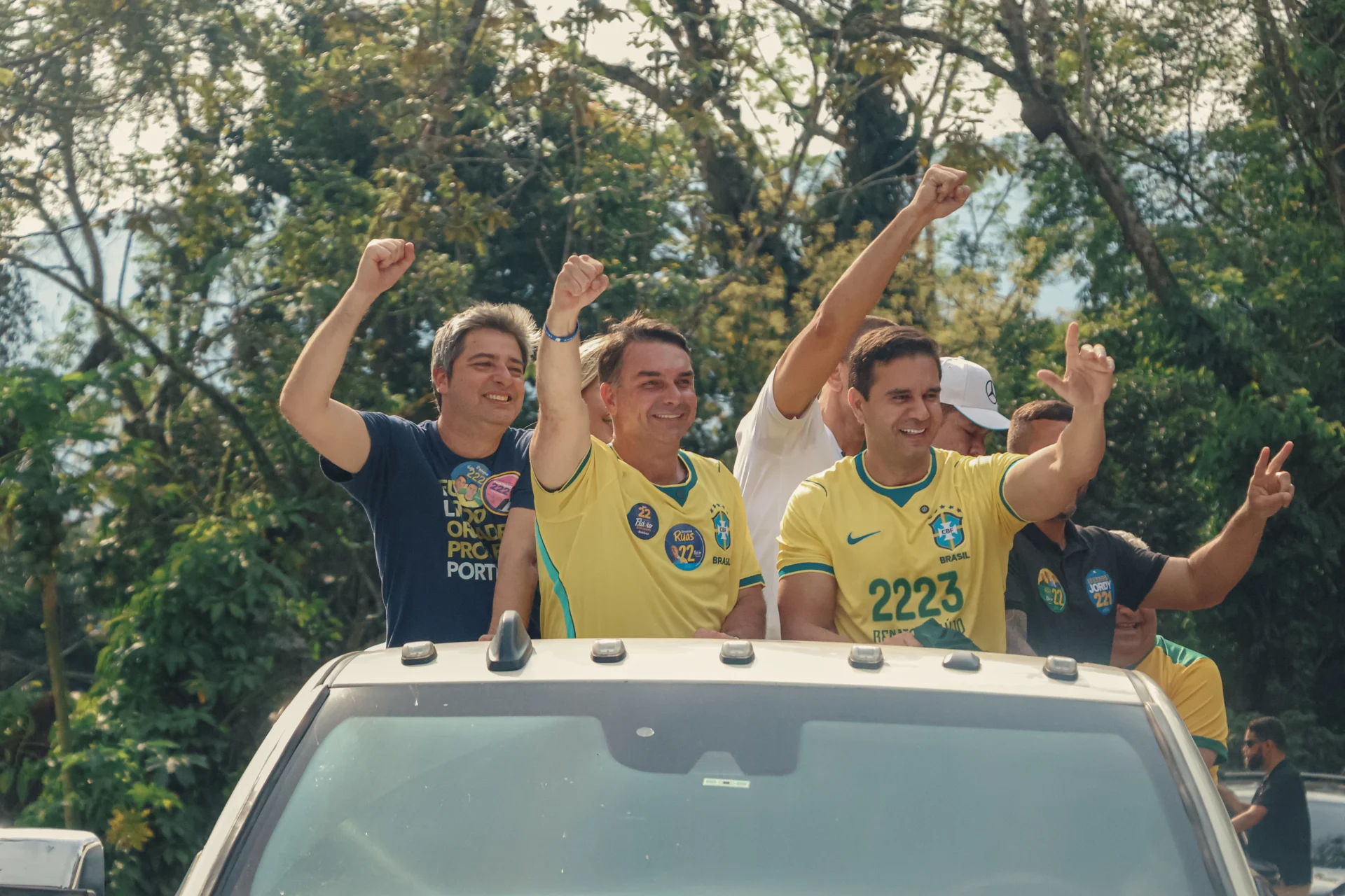 Flávio Bolsonaro  fez campanha em Angra dos reis em agosto