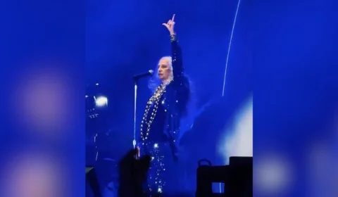Maria Bethânia faz o ‘L’ e declara apoio a Lula durante show em São Paulo