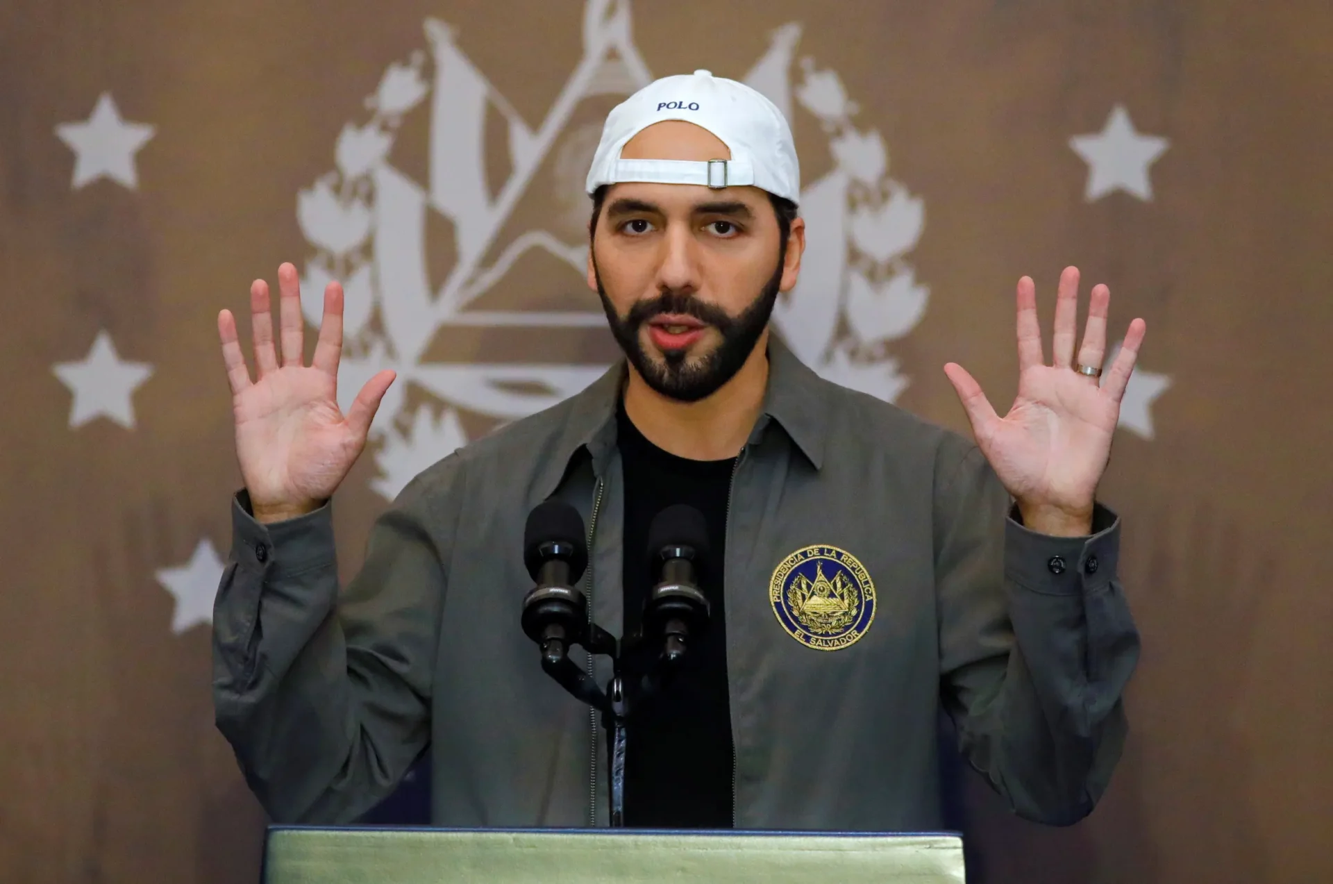 Nayib Bukele construiu uma imagem internacional associada ao combate ao crime e ao uso intensivo das redes sociais para divulgar os resultados de seu governo. Foto: José Cabezas/Reuters