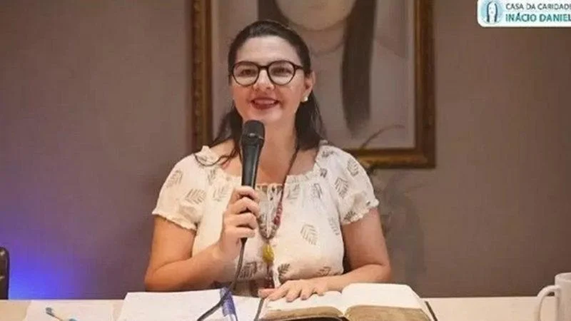 Famílias denunciam médium por usar informações da internet em psicografias
