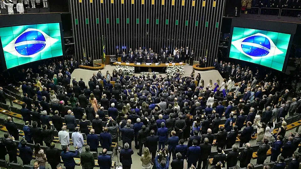 Emendas crescem 54%, mas reeleição de deputados sobe de 64% para 67%