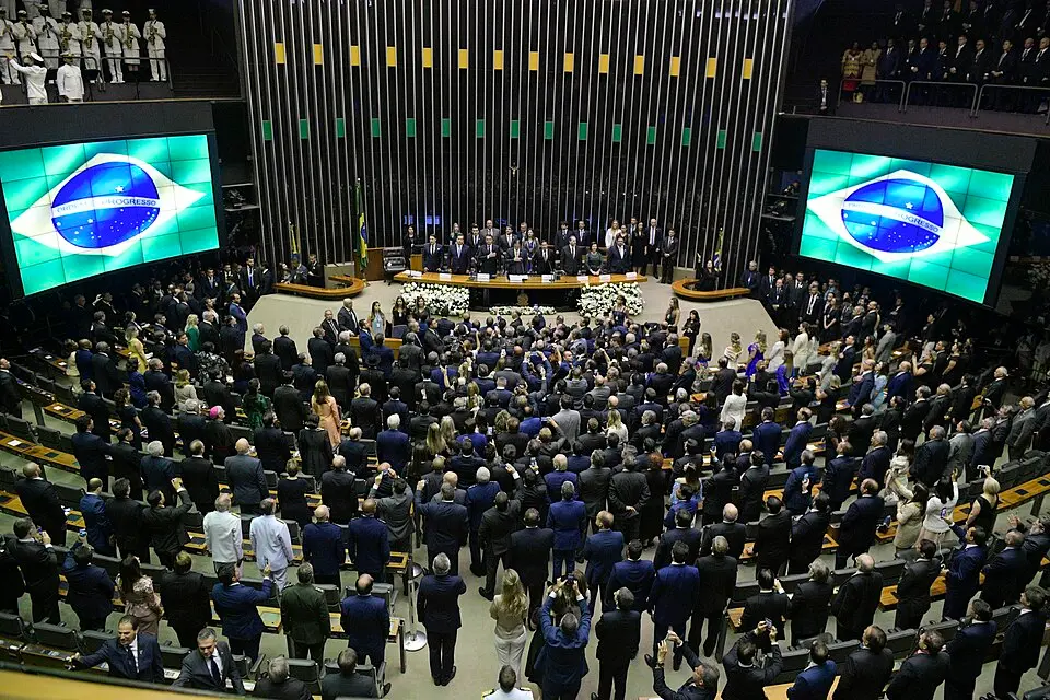 Mudanças na legislação eleitoral, como o fim das coligações e a cláusula de barreira, reconfiguraram a representação e a força dos partidos no Parlamento brasileiro. Foto: Agência Senado