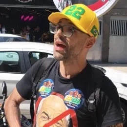 MPF pede suspensão do porte de deputado bolsonarista após ele exibir arma em comitê