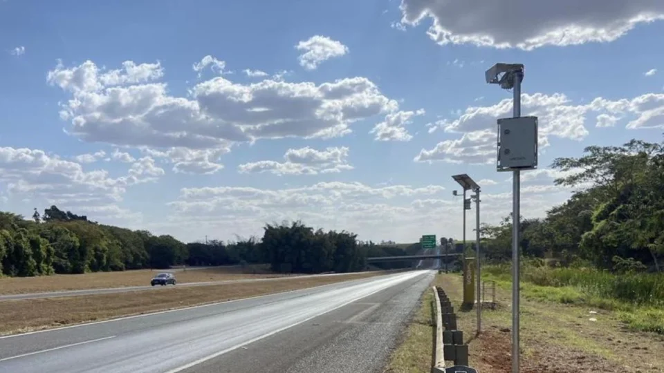 Radares que calculam velocidade média entram em teste em oito estados