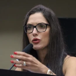 Bolsonarista, Janaína Riva escolhe investigados por corrupção para suplências ao Senado em MT