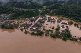 Chuva que deixou rastro de destruição em PR e SP foi influenciada por El Niño e frentes frias